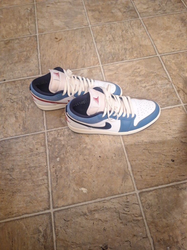 Jordan's 1 Low SE"White/Armory navy/Aegine Storm"Mens Shoes Size 9.5