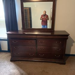 Dresser & Mirror 