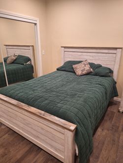 Queen bedroom set