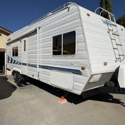 2005 Weekend Warrior 26ft Toyhauler 