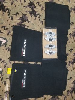 Genuwine Toyota Tundra carpeted Mats