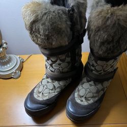 There Very Nice Coach Boots For Women’s The Size Is 8 1/2 The Color, Beige And Brown, Barely Used