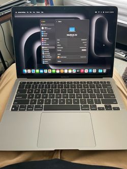 Apple, MacBook Air M1, 2020 8GB RAM 256 GB Drive