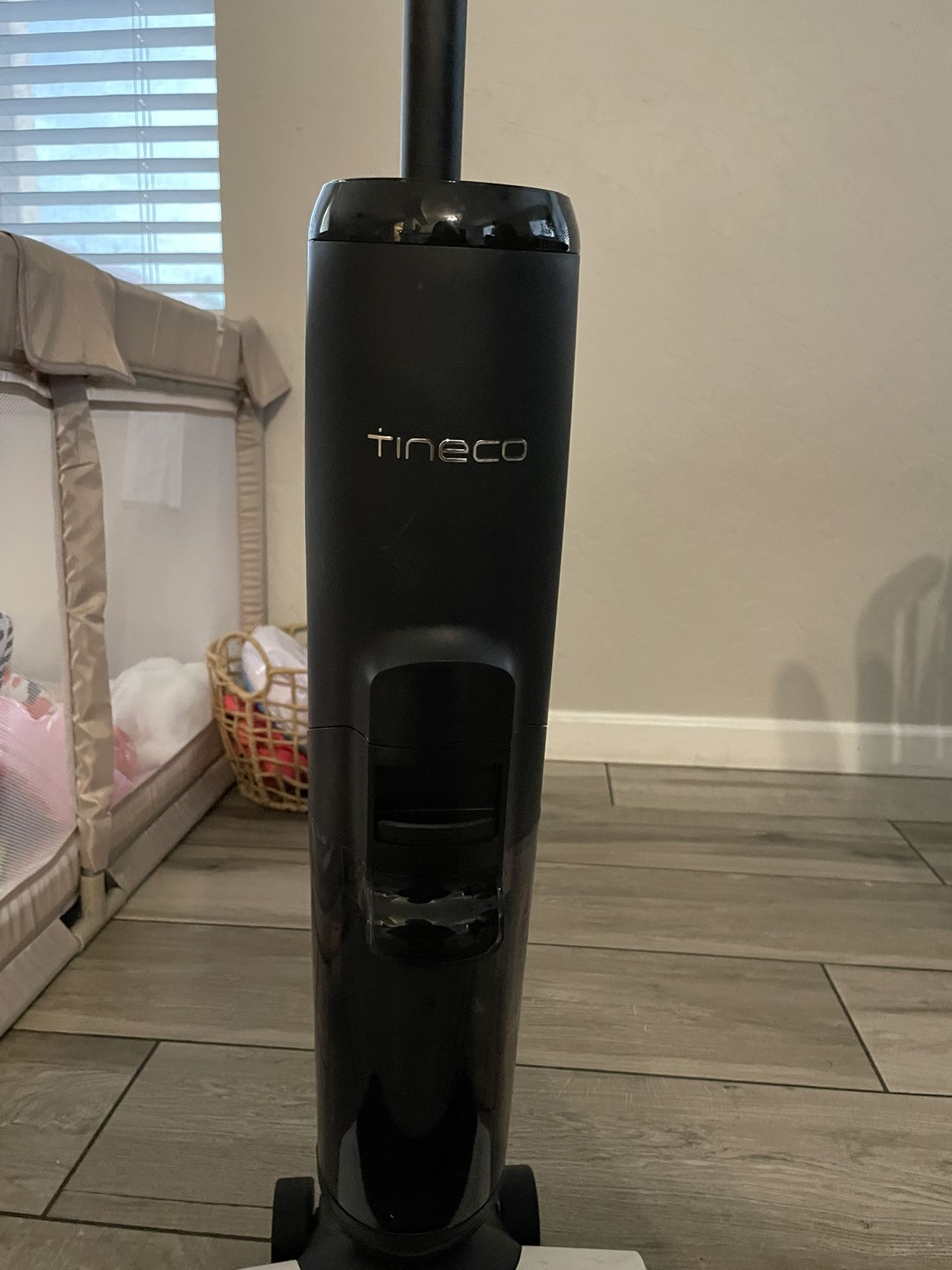 Tineco  Vacuum mop
