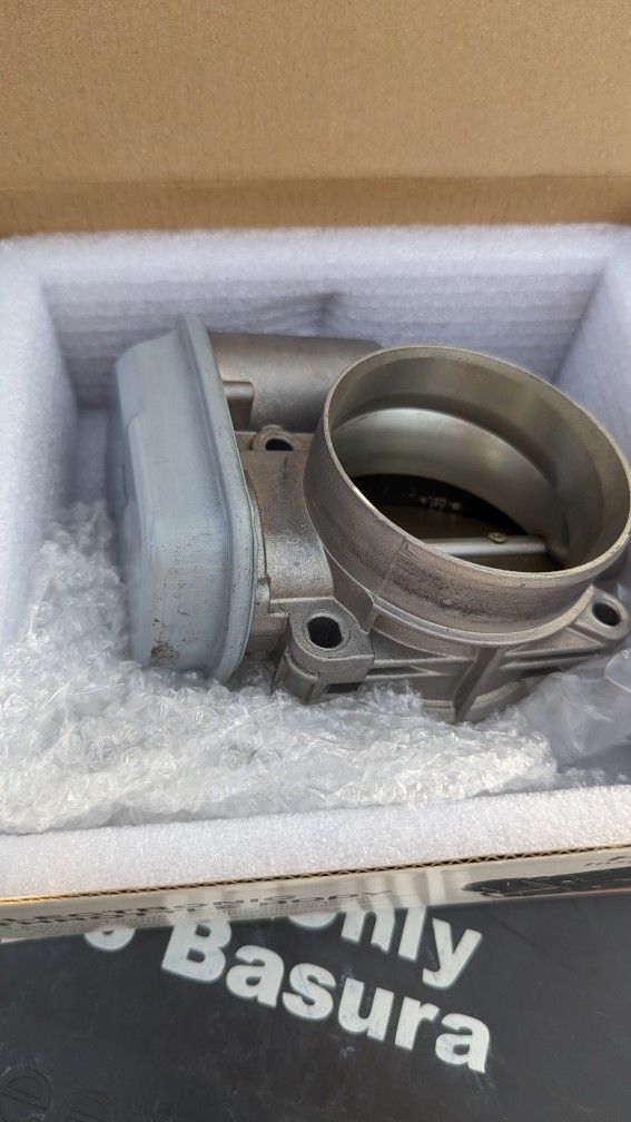 Throttle Body For a 03 to a 06 Chevy Trailblazer 