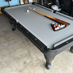 Pool Table 7ft Like New 