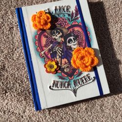 Coco-Inspired Beautiful “El Amor Nunca Muere” journal inspired by Disney Pixar’s Coco. El Amor Nunca Muere Journal – Handmade Decor