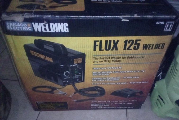 Chicago Electric Flux 125 Welder