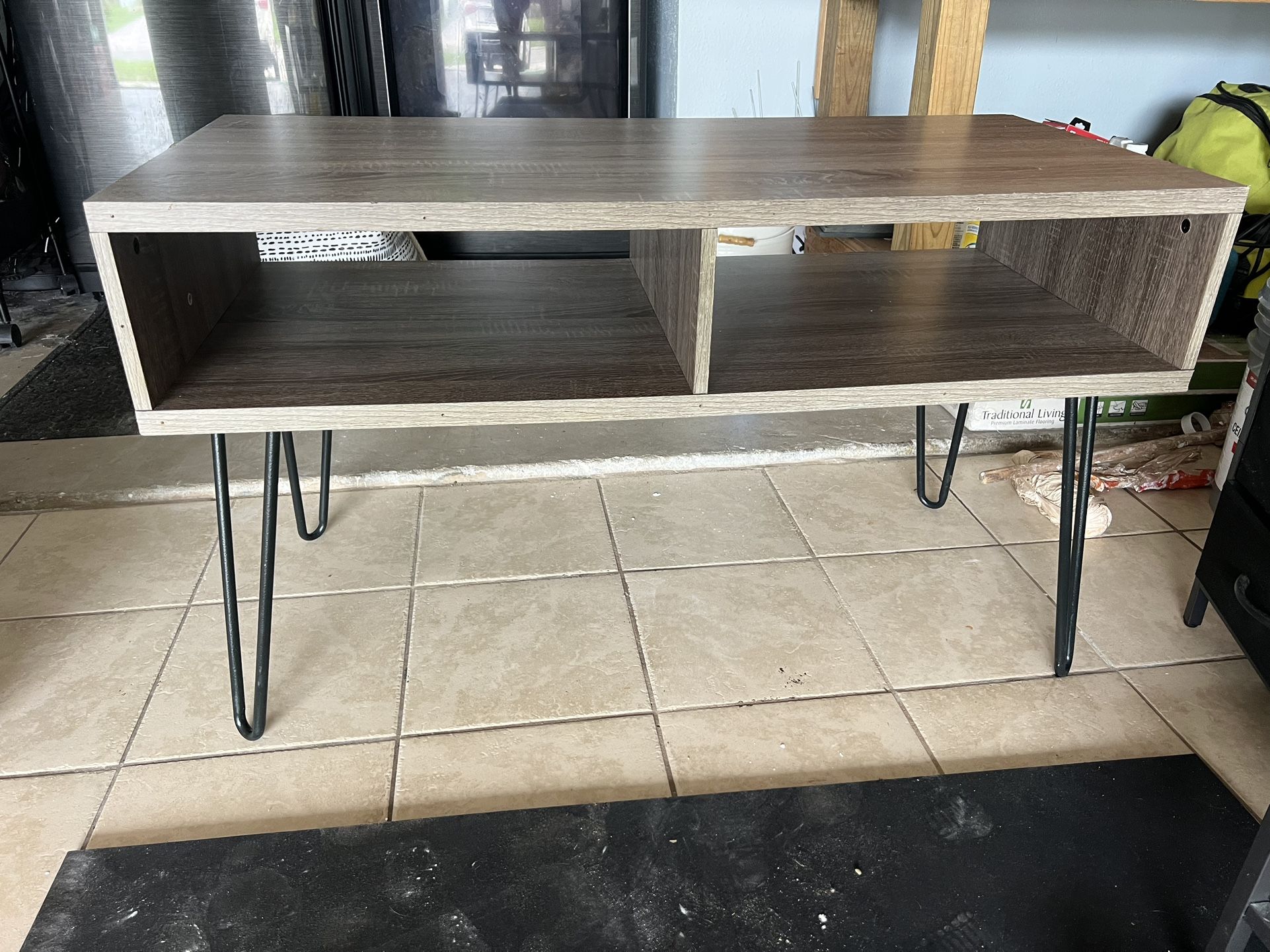 TV STAND ENTERTAINMENT CENTER