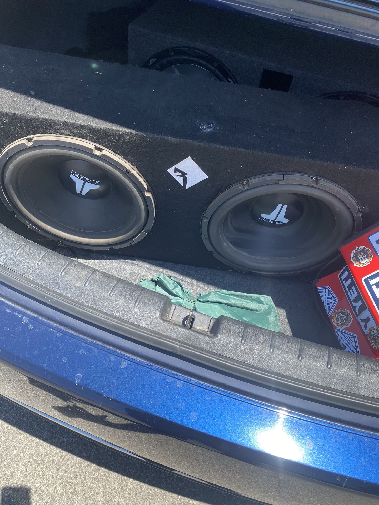 2 JL Audio 12w3-d4 Subs *WITH BOX INCLUDED*