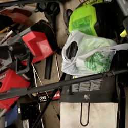 Greenworks 80v Battery Powered  Lawnmower Comes  With Battery And   Charger 