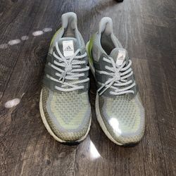 Adidas Ultra Boost Size 9 Men Used 