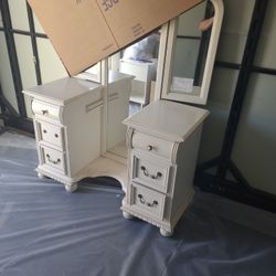 Vanity Girls Really Nice 150 Just Needs A Little Refinish