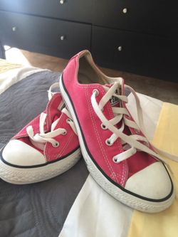 Convers size 3 good condicion