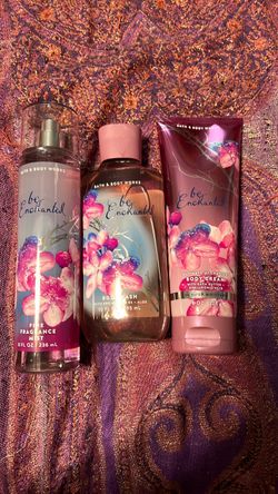 Bath and body works women’s BE ENCHANTED fragrance set