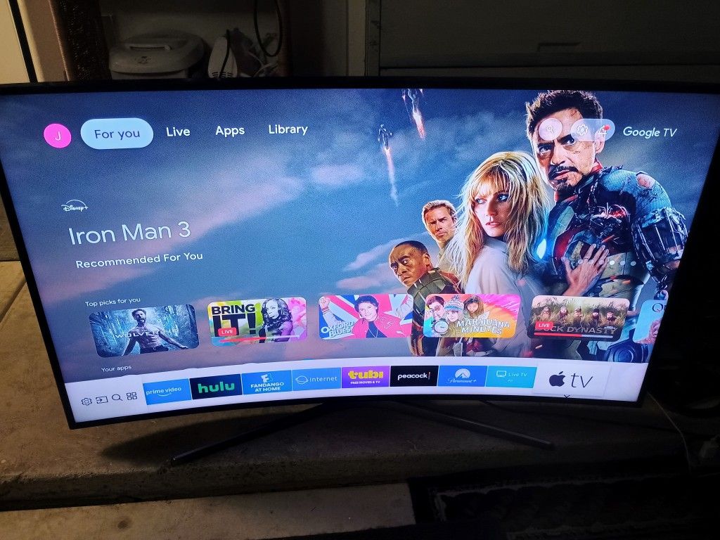 65 Inch Samsung Curved 4K Smart TV