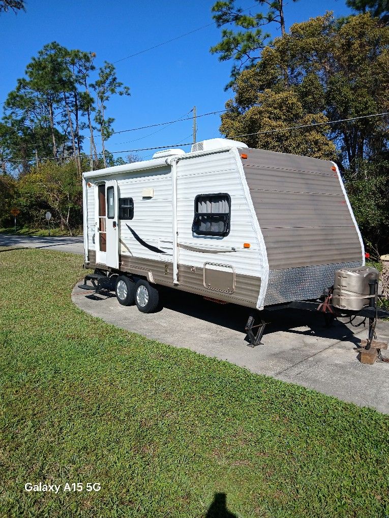 2013 Conquest 23 ft