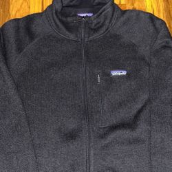 1 Patagonia Sweater XL  1 Patagonia Jacket XL