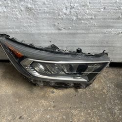 2019-2021 Toyota Rav4 Headlight Passenger Side Oem