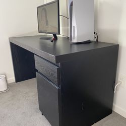 Office Desk And Gaming Chair 