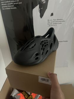 Onyx Yeezy Foamrunner