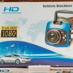 2 DASH CAMERA FIRST 1 $24 2ND 1 $25 BOTH EXCELLENT CONDITION CLICK ON PICTURE YOU WILL GET FULL PICTURE SIZE FREE 
