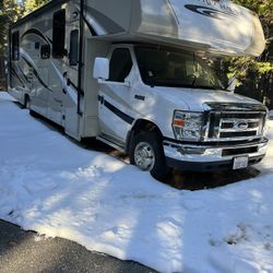 2017 Coachmen Leprechaun- Like New 