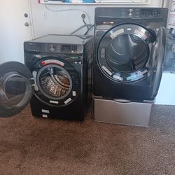 Samsung, Used  Washer And Dryer (Gas) 