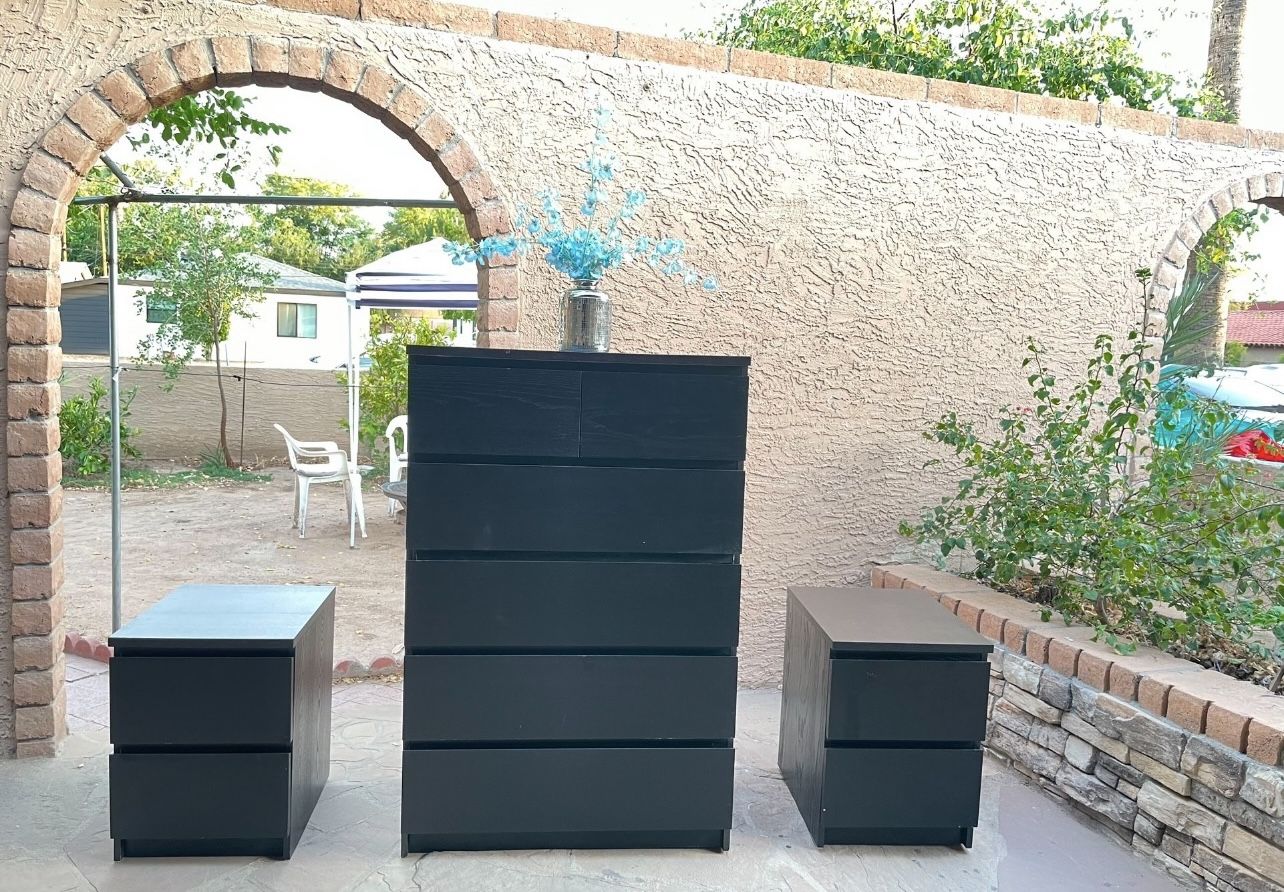 Dresser + Nightstands Set 
