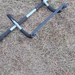 Pull up and sit up ball.
Hang from doorway