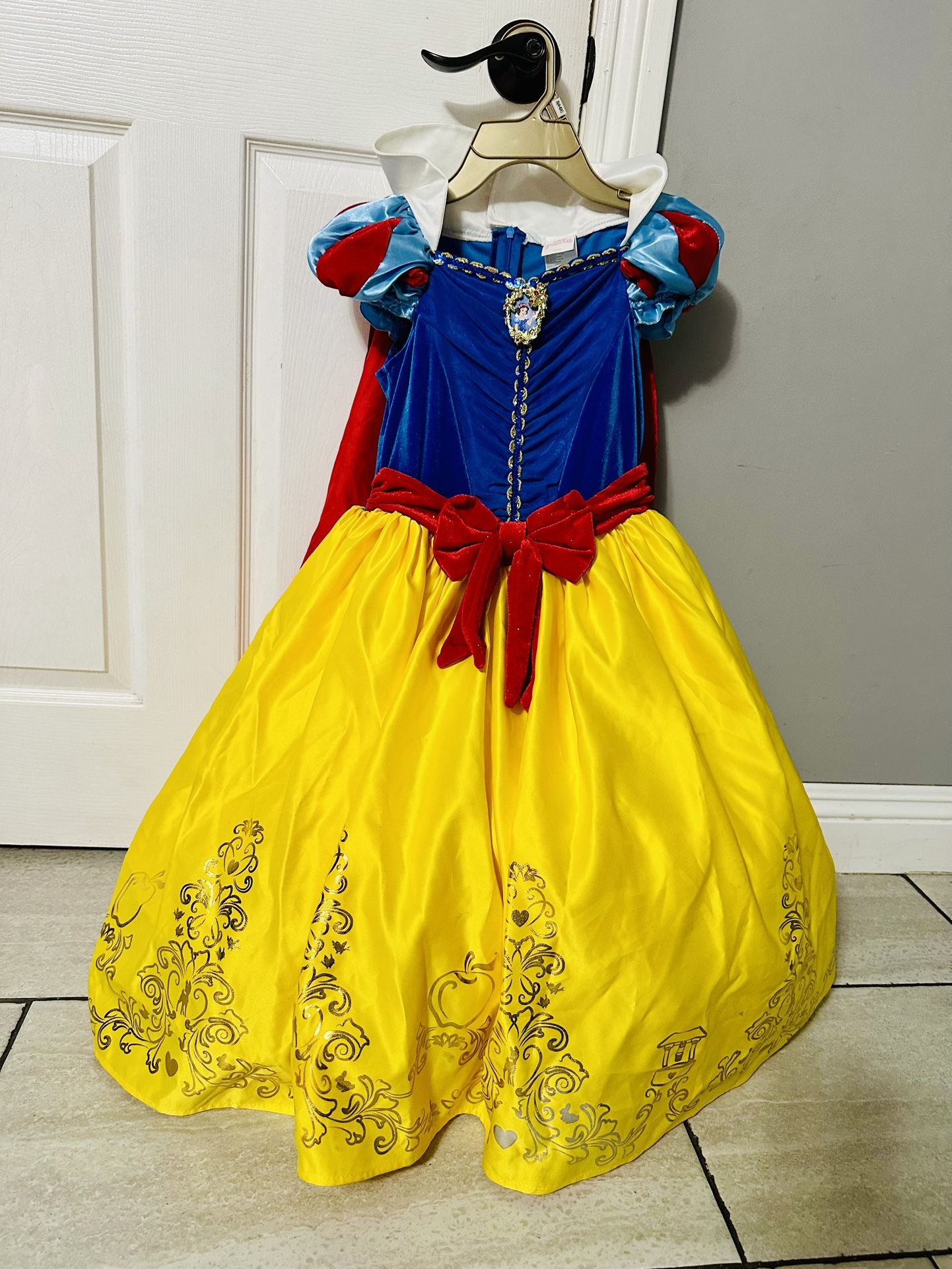 Costume