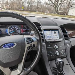 2016 Ford Taurus