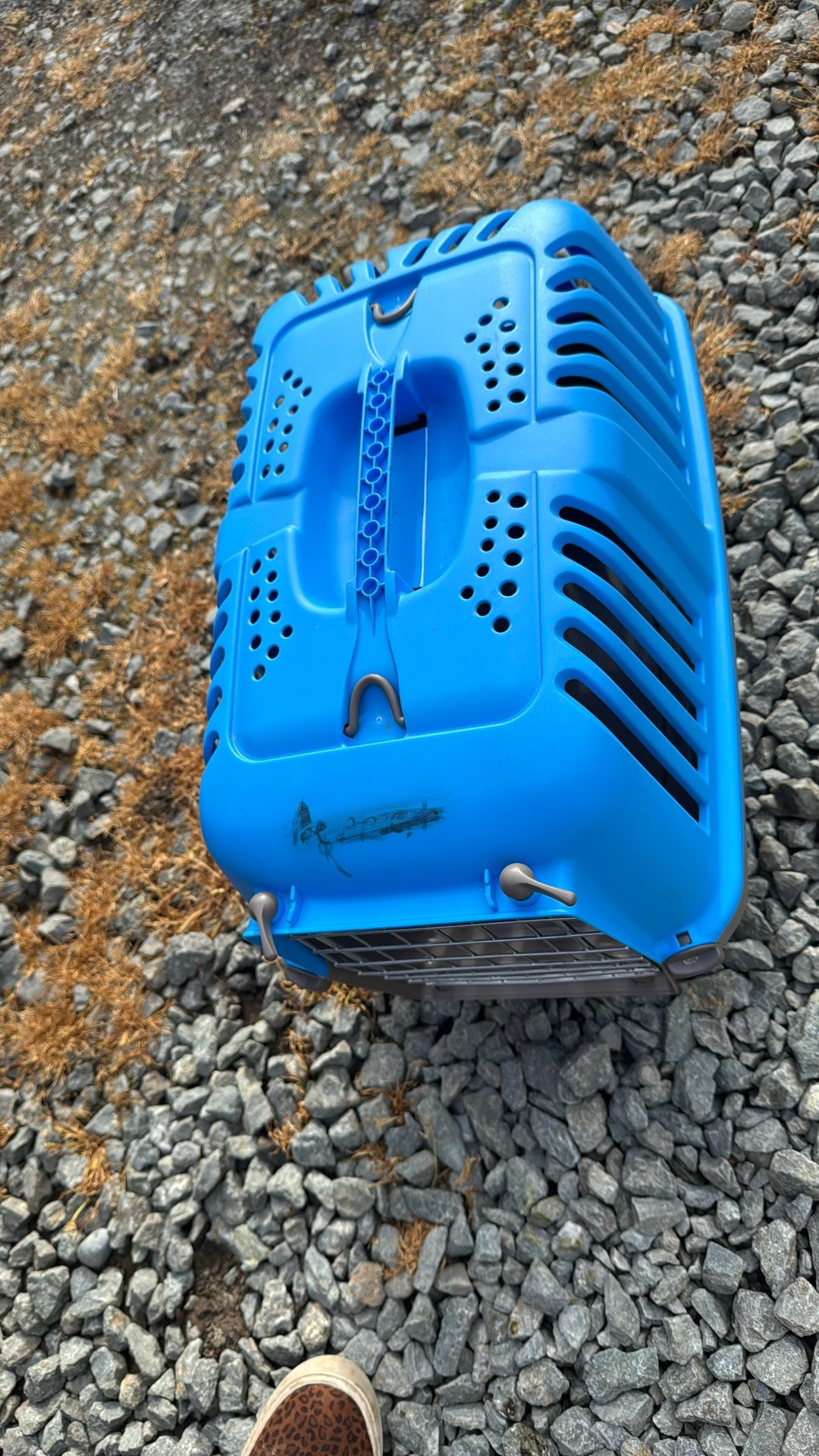 Pets Carrying Cage Blue Color Like New!