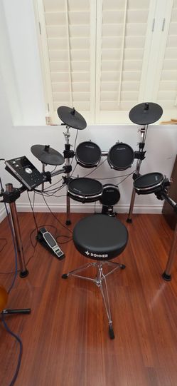 Alesis Command Mesh Electronic Drum Kit – $400