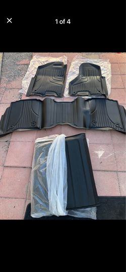 Dodge Ram 1500 Crew Cab floor mat