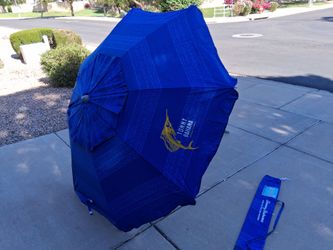 Umbrella brand new with carrying case $35 no less!