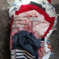 BUNDLE *CUTE TOPS*  