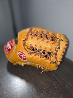 Rawlings Baseball Glove