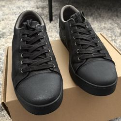 Size 13 - Slip Resistant Restaurant Shoes