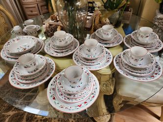 Christmas Holiday Dinnerware Set for 6