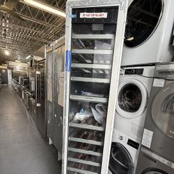 🍷 Thermador 18” Built-In Wine Cooler – Model KSDW18US 🍷 Sleek, Silent & Sophisticated – Perfect for Wine Lovers!