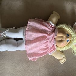 Old Xavier Roberts cabbage patch doll