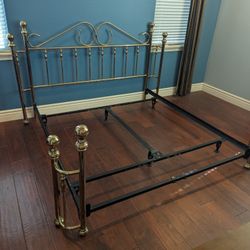 Vintage 1980s Brass King Bed Open Toe Bedframe Scroll Ball Finials