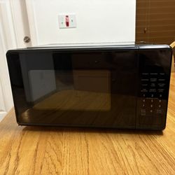 Black Microwave Oven 