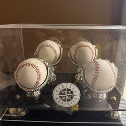 Signed Mariners Baseballs & Display Case