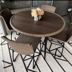 Amaris Outdoor Dining Table And 4 Chairs 