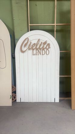 Cielito lindo wall and sign