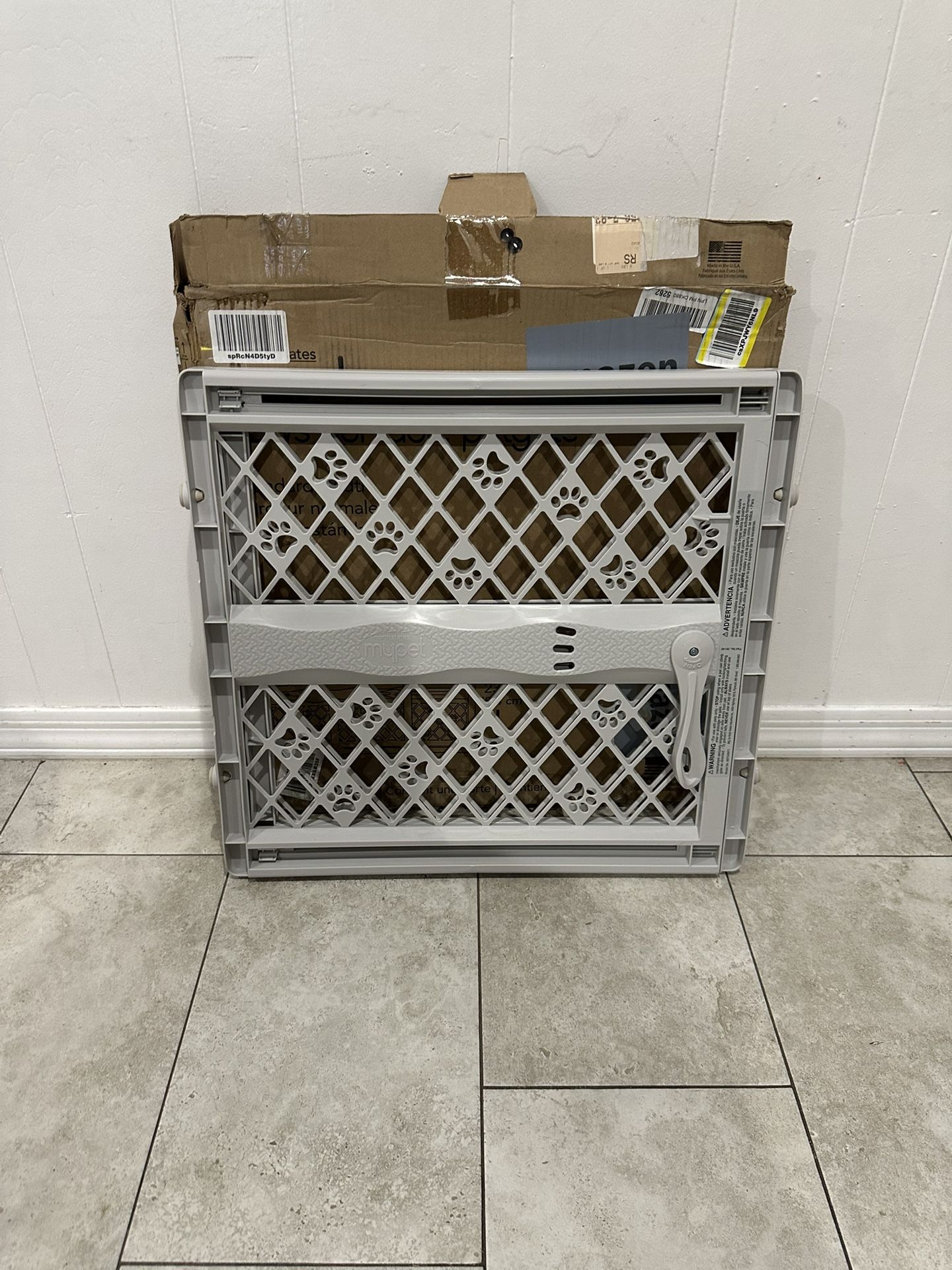 Pet Gate - Fits Openings 26” - 40”