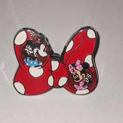 Minnie Mouse Bow Disney Pin