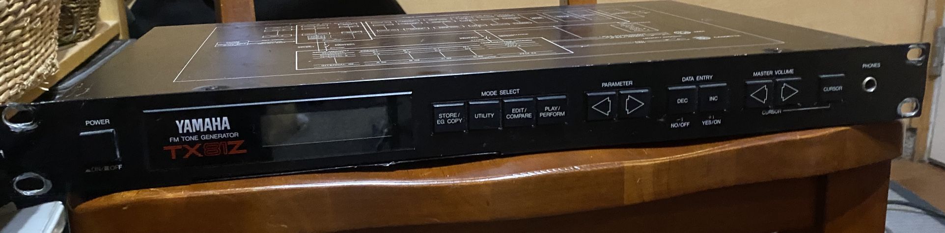 TX81Z FM Synthesizer with Stereoping Controller
